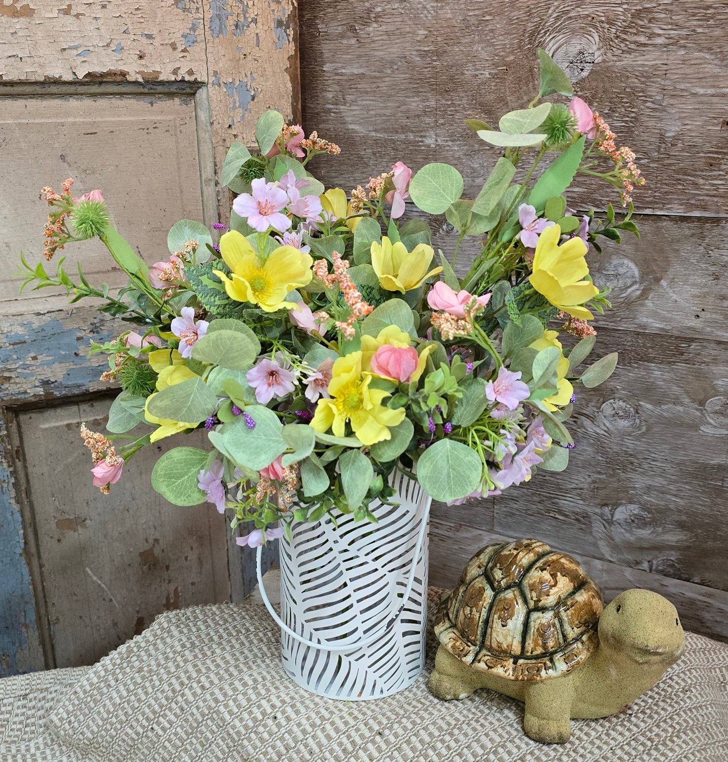 Buttercup Wildflowers 18in Spray